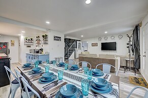 Bushkill Villa w/ Game Room, Sauna & Pool Access!