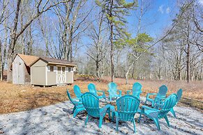 Bushkill Villa w/ Game Room, Sauna & Pool Access!