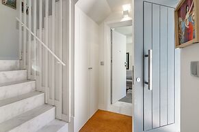 Intendente Modern Stays