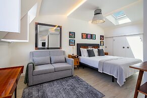 Intendente Modern Stays