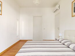 Modern Flat - via Crimea 25