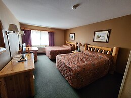 Pine Peaks Lodge & Suites