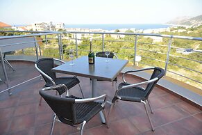 Belvedere Apartments with Seaview