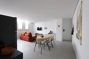 Tabas by Blueground Arinda