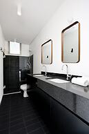 Tabas by Blueground Arinda