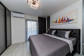 Modern Luxury Apartment Ivana, With two Patios