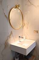 Il vicoletto sul mare