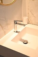 Il vicoletto sul mare