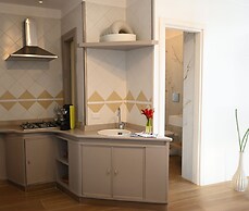 Il vicoletto sul mare