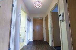 2 Bed Apt - Free Parking - Close to City Centre