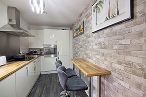 Manchester Retreat - Modern 2Br Apartment
