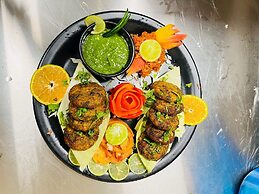 Raj Vilas Hotel & Resort Maharajganj