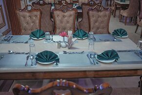 Raj Vilas Hotel & Resort Maharajganj