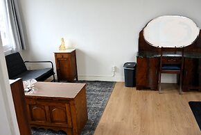 Top Floor 1-bed Apartment in Amsterdam