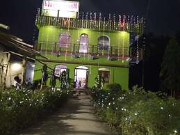 Hill Queen Hotel & Resturent Baghmundi