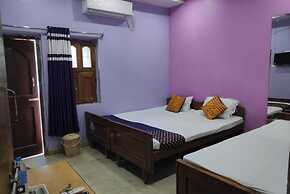 Hill Queen Hotel & Resturent Baghmundi