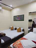 Hill Queen Hotel & Resturent Baghmundi