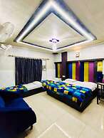 Goroomgo Hotel Revoli Amritsar