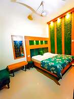 Goroomgo Hotel Revoli Amritsar