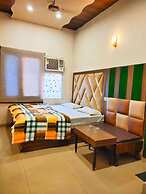 Goroomgo Hotel Revoli Amritsar