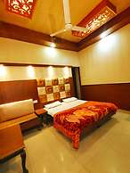 Goroomgo Hotel Revoli Amritsar