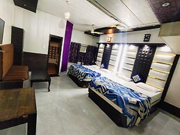 Goroomgo Hotel Revoli Amritsar