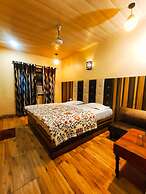 Goroomgo Hotel Revoli Amritsar