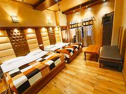 Goroomgo Hotel Revoli Amritsar