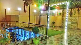 Goroomgo Hotel Revoli Amritsar
