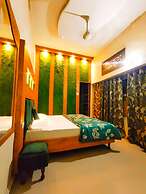 Goroomgo Hotel Revoli Amritsar