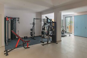 Star Luxury Villa I Gym and Playground