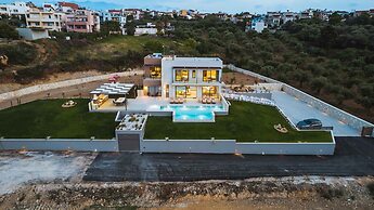 Star Luxury Villa I Gym and Playground