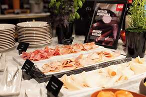 Radisson RED Hotel & Radisson RED Apartments, Kraków