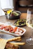 Radisson RED Hotel & Radisson RED Apartments, Kraków