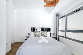 AYZ Princesa - Auto check-in property