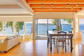Four Stone Beach House