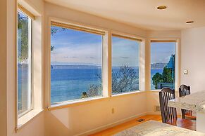 Four Stone Beach House