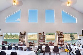 Cosmos Cabin at Eden Valley