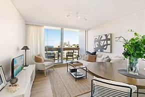 Elizabeth Bay Home With a View Rooftop Pool