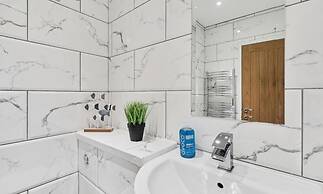 Seaview Heights - two Bedroom two Bathroom Loft Style Apartment Direct