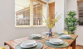 Seaview Heights - two Bedroom two Bathroom Loft Style Apartment Direct