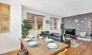 Seaview Heights - two Bedroom two Bathroom Loft Style Apartment Direct