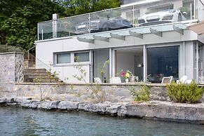 Lakefront Suite 148 by we rent