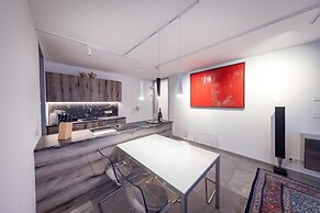 Lakefront Suite 148 by we rent