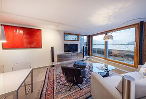 Lakefront Suite 148 by we rent