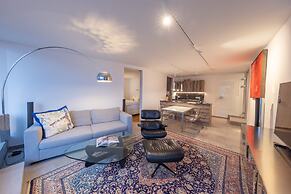 Lakefront Suite 148 by we rent