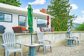 Lake Level Cabin in Oroville