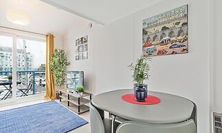 On the Water -waterside Studio With Terrace Overlooking the Harbour