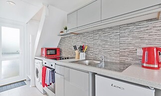 On the Water -waterside Studio With Terrace Overlooking the Harbour