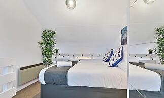On the Water -waterside Studio With Terrace Overlooking the Harbour
